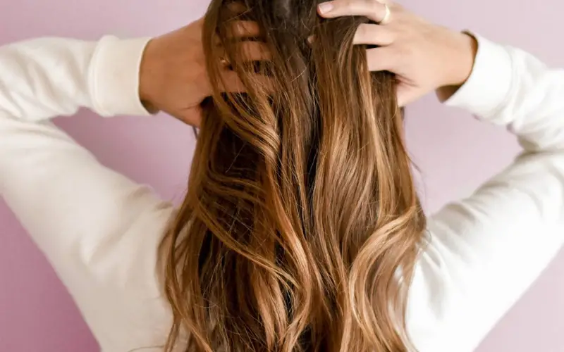 Comment Ne Plus Avoir Les Cheveux Gras ? 8 Conseils A Suivre